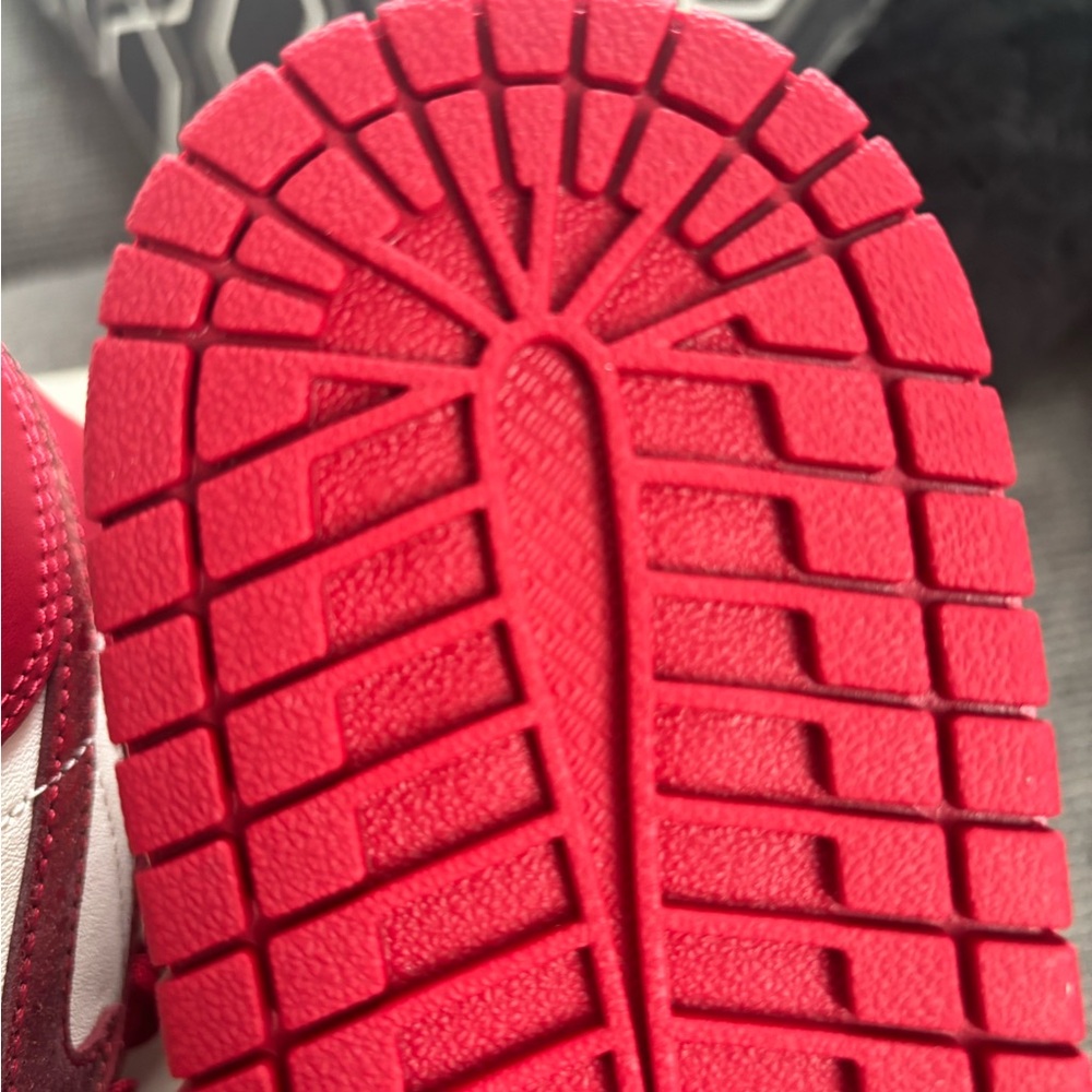 Nike women’s Air Jordan 1 Mid Varsity Red and White High-Top. Brand New - Picture 9 of 11